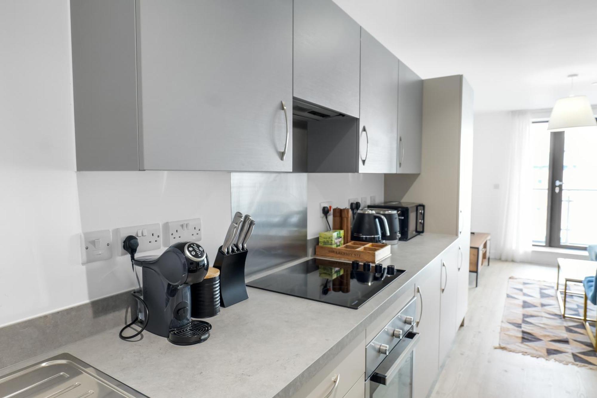 High Rise 2 Bedroom & 2 Bath Apartment With Parking, Balcony & Amazing View Manchester Exteriör bild